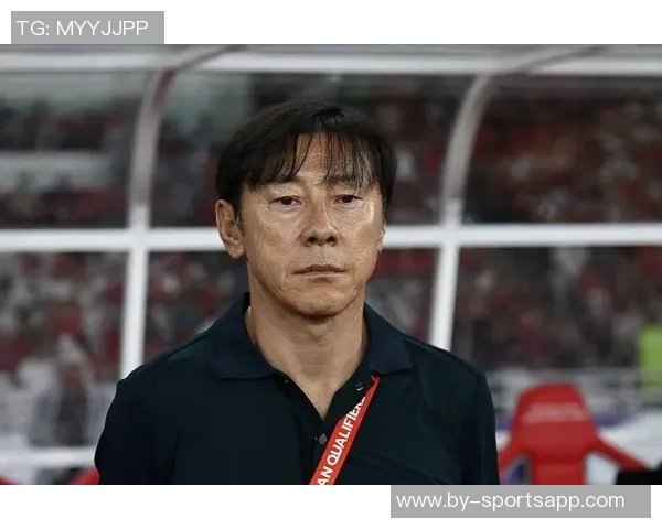 蔚山后卫揭露前主帅申台龙扇耳光事件引发热议球员不听指挥成焦点